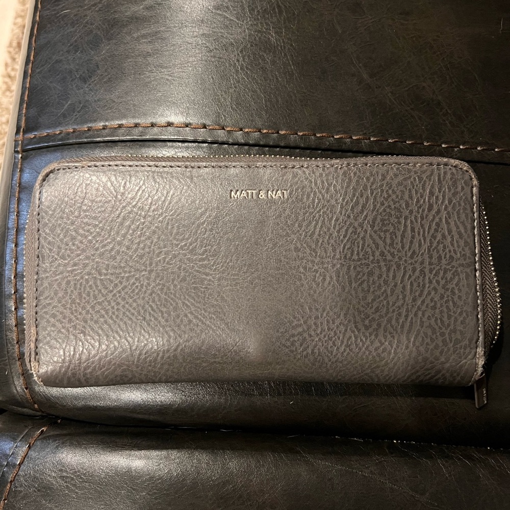Matt & Nat wallet